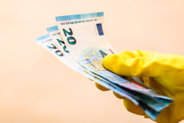 تكلفة استقدام خادمة في قطر: ما الذي يشمله السعر؟